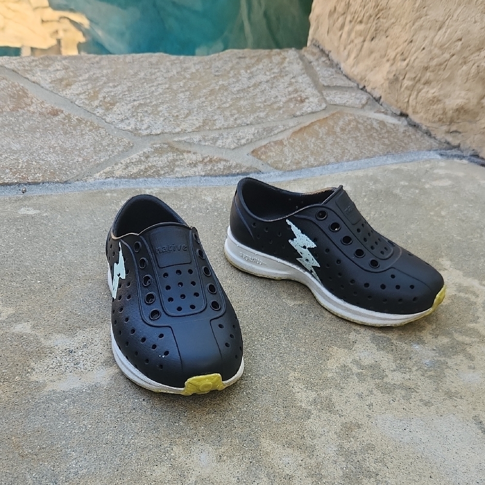 Native Robbie Black Slip On Water Shoes Lightning Bolt Kid's 7